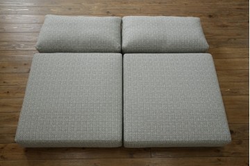 中古　超美品!!　展示品　HUKLA(フクラ)　REGATO(レガト)　シンプルですっきりとした佇まいの2.5Pソファ　定価約36万円相当　(R-084407)