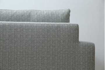 中古　超美品!!　展示品　HUKLA(フクラ)　REGATO(レガト)　シンプルですっきりとした佇まいの2.5Pソファ　定価約36万円相当　(R-084407)