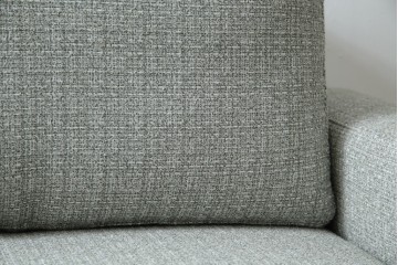 中古　超美品!!　展示品　HUKLA(フクラ)　REGATO(レガト)　シンプルですっきりとした佇まいの2.5Pソファ　定価約36万円相当　(R-084407)