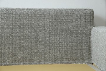 中古　超美品!!　展示品　HUKLA(フクラ)　REGATO(レガト)　シンプルですっきりとした佇まいの2.5Pソファ　定価約36万円相当　(R-084407)