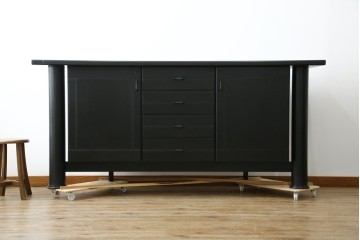 中古　美品　イタリア製　i4MARIANI(クアトロ・マリアーニ)　本革(レザー)　機能的でスタイリッシュなサイドボード　定価約200万円　(R-084408)