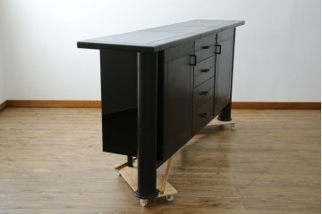 中古　美品　イタリア製　i4MARIANI(クアトロ・マリアーニ)　本革(レザー)　機能的でスタイリッシュなサイドボード　定価約200万円　(R-084408)