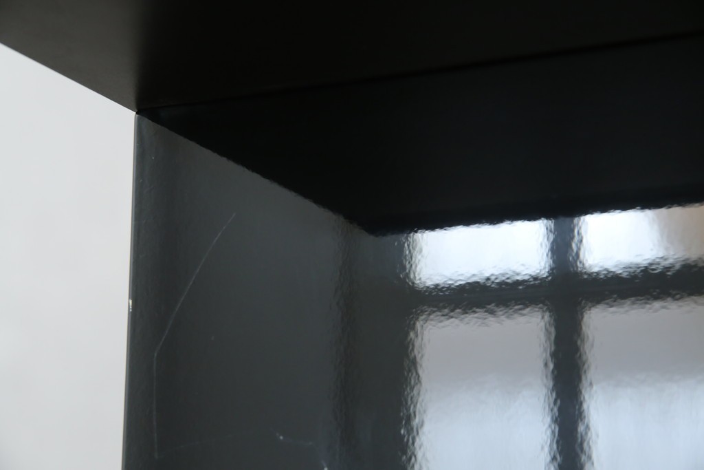 中古　美品　イタリア製　i4MARIANI(クアトロ・マリアーニ)　本革(レザー)　機能的でスタイリッシュなサイドボード　定価約200万円　(R-084408)