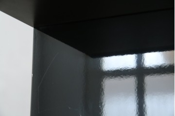 中古　美品　イタリア製　i4MARIANI(クアトロ・マリアーニ)　本革(レザー)　機能的でスタイリッシュなサイドボード　定価約200万円　(R-084408)