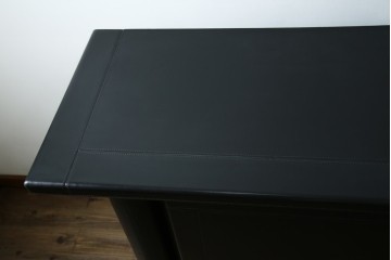 中古　美品　イタリア製　i4MARIANI(クアトロ・マリアーニ)　本革(レザー)　機能的でスタイリッシュなサイドボード　定価約200万円　(R-084408)