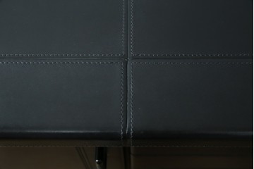 中古　美品　イタリア製　i4MARIANI(クアトロ・マリアーニ)　本革(レザー)　機能的でスタイリッシュなサイドボード　定価約200万円　(R-084408)