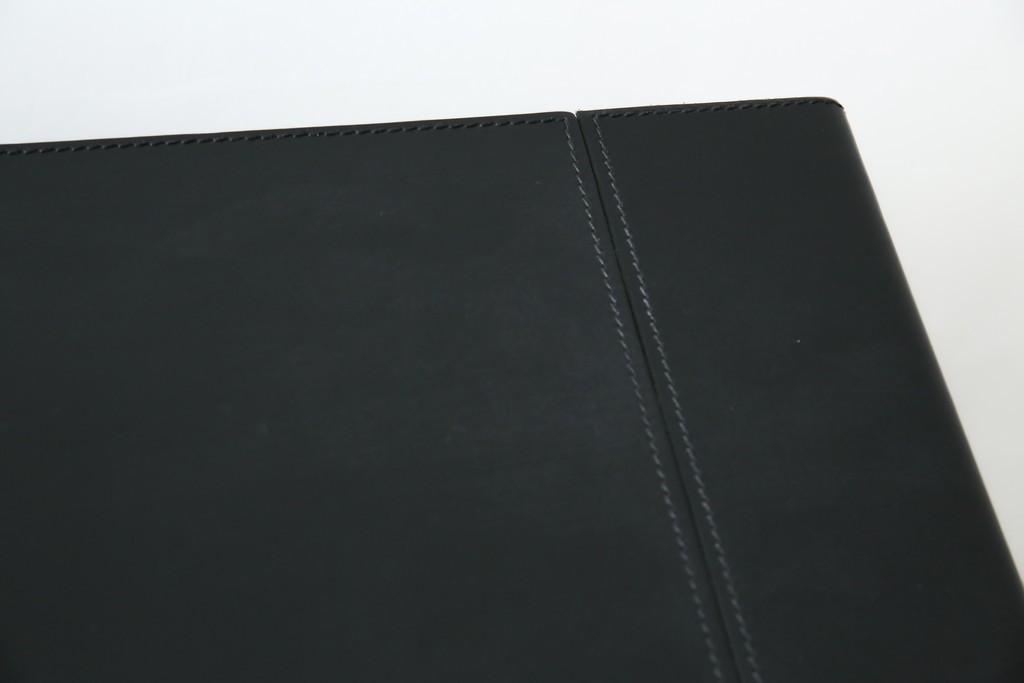 中古　美品　イタリア製　i4MARIANI(クアトロ・マリアーニ)　本革(レザー)　機能的でスタイリッシュなサイドボード　定価約200万円　(R-084408)