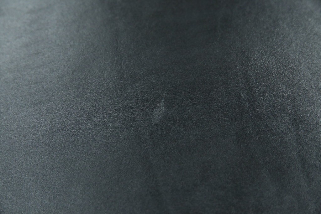 中古　美品　イタリア製　i4MARIANI(クアトロ・マリアーニ)　本革(レザー)　機能的でスタイリッシュなサイドボード　定価約200万円　(R-084408)