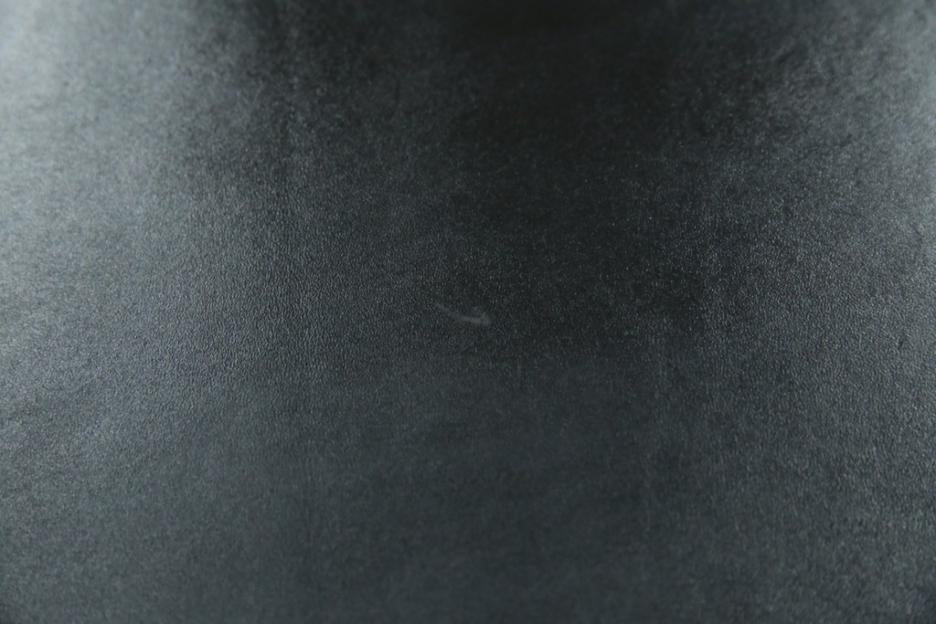 中古　美品　イタリア製　i4MARIANI(クアトロ・マリアーニ)　本革(レザー)　機能的でスタイリッシュなサイドボード　定価約200万円　(R-084408)