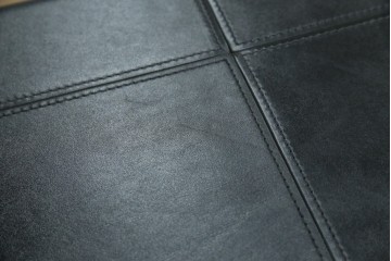 中古　美品　イタリア製　i4MARIANI(クアトロ・マリアーニ)　本革(レザー)　機能的でスタイリッシュなサイドボード　定価約200万円　(R-084408)