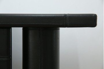 中古　美品　イタリア製　i4MARIANI(クアトロ・マリアーニ)　本革(レザー)　機能的でスタイリッシュなサイドボード　定価約200万円　(R-084408)