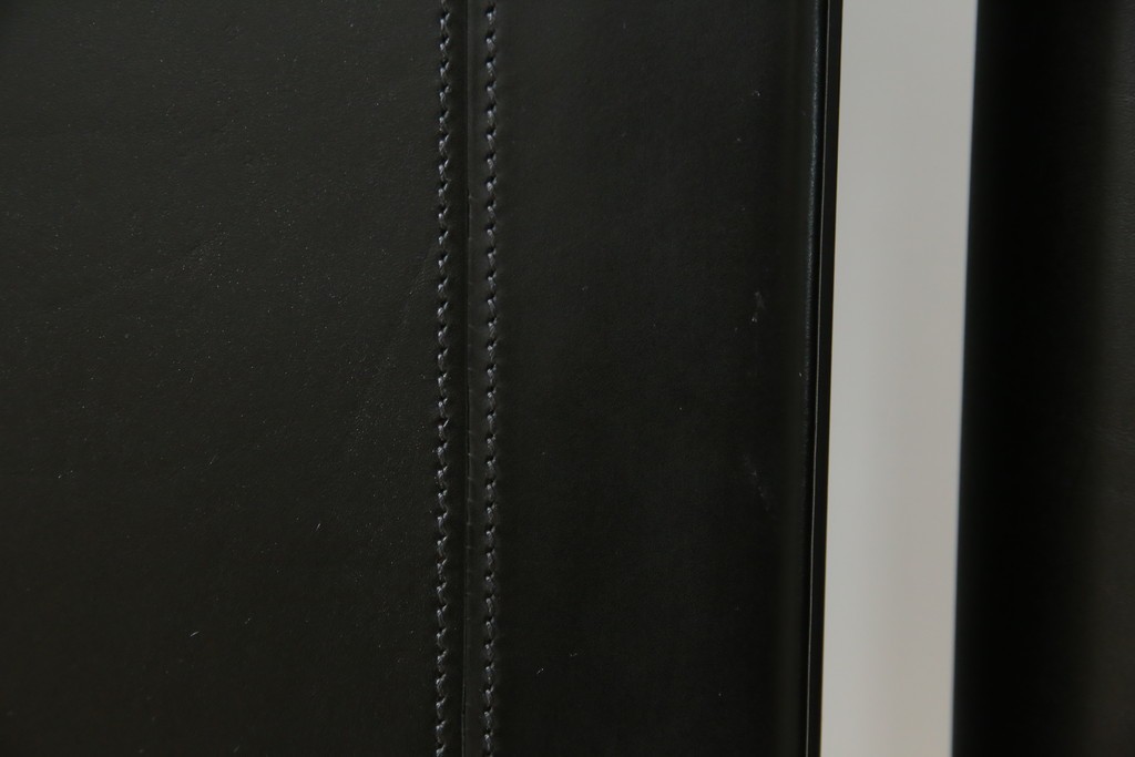 中古　美品　イタリア製　i4MARIANI(クアトロ・マリアーニ)　本革(レザー)　機能的でスタイリッシュなサイドボード　定価約200万円　(R-084408)