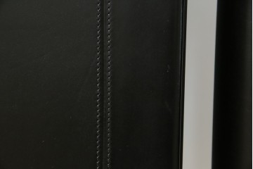 中古　美品　イタリア製　i4MARIANI(クアトロ・マリアーニ)　本革(レザー)　機能的でスタイリッシュなサイドボード　定価約200万円　(R-084408)