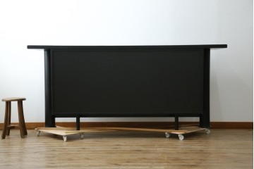 中古　美品　イタリア製　i4MARIANI(クアトロ・マリアーニ)　本革(レザー)　機能的でスタイリッシュなサイドボード　定価約200万円　(R-084408)