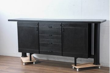 中古　美品　イタリア製　i4MARIANI(クアトロ・マリアーニ)　本革(レザー)　機能的でスタイリッシュなサイドボード(サイドキャビネット、収納棚、戸棚、リビングボード)(定価約200万円)(R-084408)