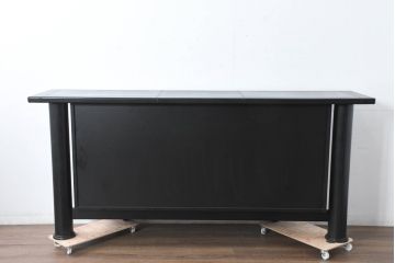 中古　美品　イタリア製　i4MARIANI(クアトロ・マリアーニ)　本革(レザー)　機能的でスタイリッシュなサイドボード(サイドキャビネット、収納棚、戸棚、リビングボード)(定価約200万円)(R-084408)