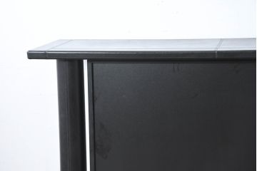 中古　美品　イタリア製　i4MARIANI(クアトロ・マリアーニ)　本革(レザー)　機能的でスタイリッシュなサイドボード(サイドキャビネット、収納棚、戸棚、リビングボード)(定価約200万円)(R-084408)