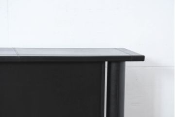 中古　美品　イタリア製　i4MARIANI(クアトロ・マリアーニ)　本革(レザー)　機能的でスタイリッシュなサイドボード(サイドキャビネット、収納棚、戸棚、リビングボード)(定価約200万円)(R-084408)