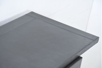 中古　美品　イタリア製　i4MARIANI(クアトロ・マリアーニ)　本革(レザー)　機能的でスタイリッシュなサイドボード(サイドキャビネット、収納棚、戸棚、リビングボード)(定価約200万円)(R-084408)