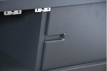 中古　美品　高級品　ACTUS(アクタス)取扱い　Poliform(ポリフォーム)社　モダンデザイン　幅2.7メートルの特大テレビボード(シアターボード、ローボード)(定価約85万円)(R-084410)