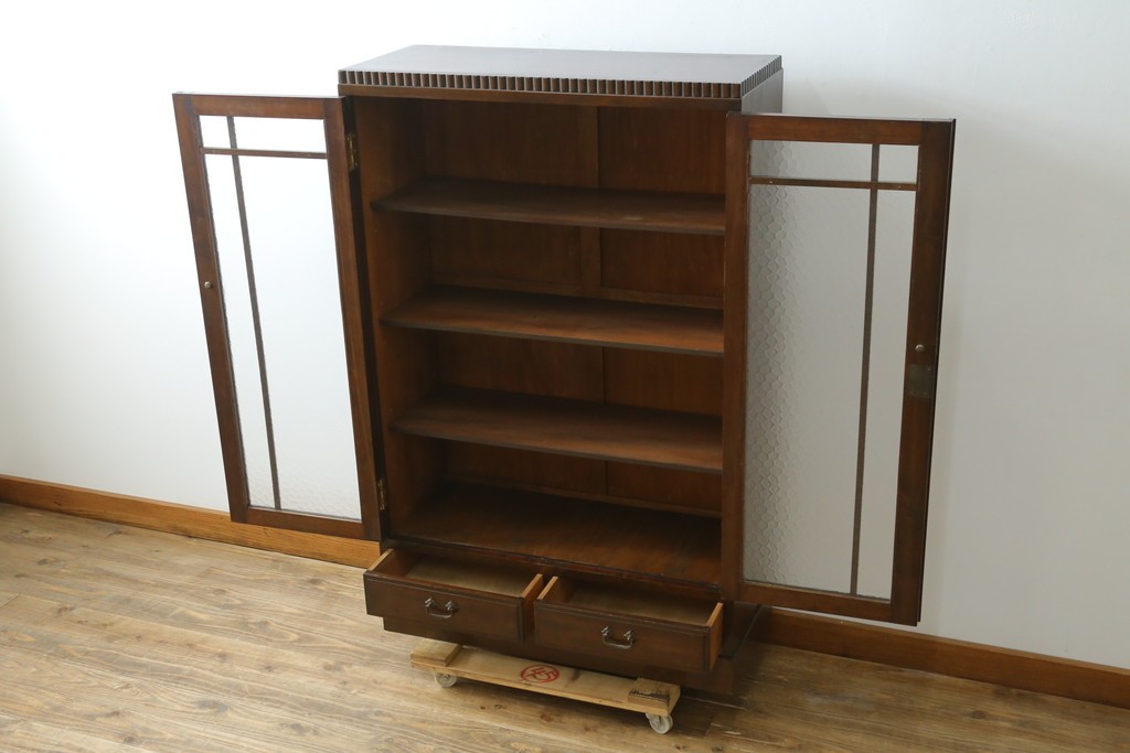 和製アンティーク　昭和レトロ　樺(カバ)材　意匠にこだわりを感じる作りの良い本箱　(R-084413)