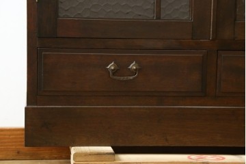 和製アンティーク　昭和レトロ　樺(カバ)材　意匠にこだわりを感じる作りの良い本箱　(R-084413)