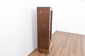 和製アンティーク　昭和レトロ　樺(カバ)材　意匠にこだわりを感じる作りの良い本箱(ブックケース、本棚、書棚、収納棚、戸棚、キャビネット、食器棚、カップボード)(R-084413)