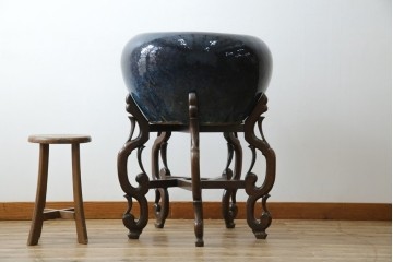 中国　唐木台付き　職人技が光る!美しい海鼠釉(なまこゆう)の特大火鉢　(R-084415)