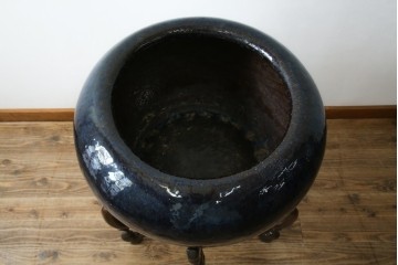 中国　唐木台付き　職人技が光る!美しい海鼠釉(なまこゆう)の特大火鉢　(R-084415)