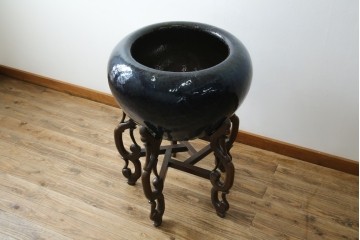 中国　唐木台付き　職人技が光る!美しい海鼠釉(なまこゆう)の特大火鉢　(R-084415)