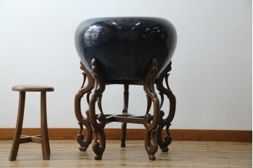 中国　唐木台付き　職人技が光る!美しい海鼠釉(なまこゆう)の特大火鉢　(R-084415)