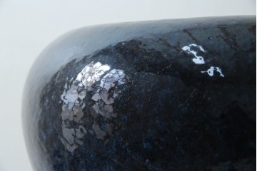 中国　唐木台付き　職人技が光る!美しい海鼠釉(なまこゆう)の特大火鉢　(R-084415)