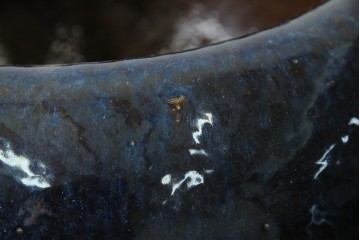 中国　唐木台付き　職人技が光る!美しい海鼠釉(なまこゆう)の特大火鉢　(R-084415)