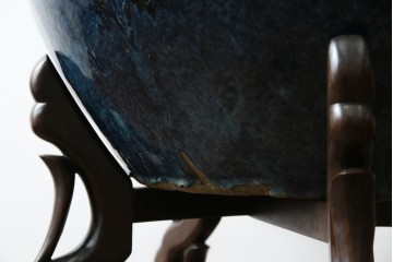 中国　唐木台付き　職人技が光る!美しい海鼠釉(なまこゆう)の特大火鉢　(R-084415)