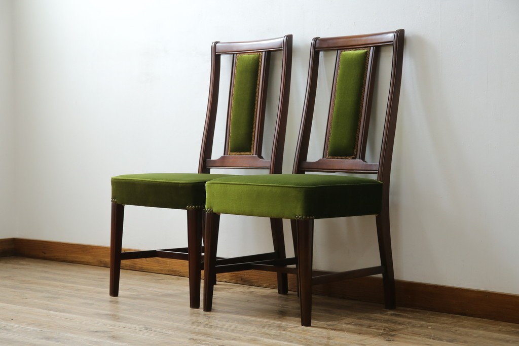 中古　美品　神戸洋家具　メープル不二屋　上品な佇まいが魅力的なダイニングチェア2脚セット　(R-084420)