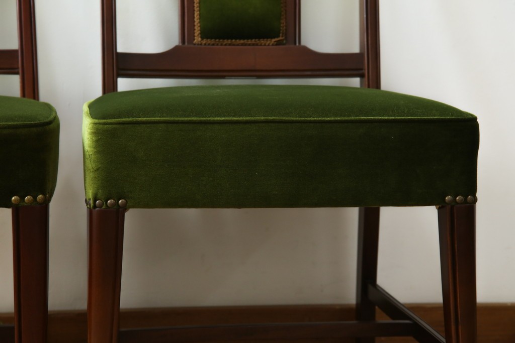 中古　美品　神戸洋家具　メープル不二屋　上品な佇まいが魅力的なダイニングチェア2脚セット　(R-084420)