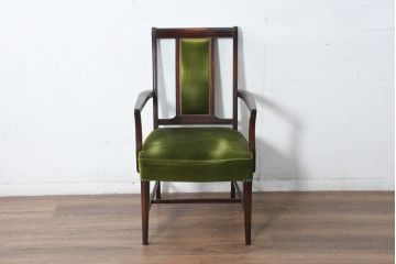 中古　神戸洋家具　メープル不二屋　上品な佇まいが魅力的なアームチェア2脚セット(ダイニングチェア、椅子、イス、ばら売り可能)(R-084421)