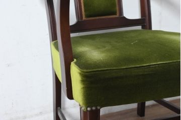 中古　神戸洋家具　メープル不二屋　上品な佇まいが魅力的なアームチェア2脚セット(ダイニングチェア、椅子、イス、ばら売り可能)(R-084421)
