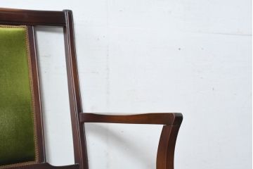 中古　神戸洋家具　メープル不二屋　上品な佇まいが魅力的なアームチェア2脚セット(ダイニングチェア、椅子、イス、ばら売り可能)(R-084421)
