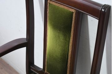 中古　神戸洋家具　メープル不二屋　上品な佇まいが魅力的なアームチェア2脚セット(ダイニングチェア、椅子、イス、ばら売り可能)(R-084421)