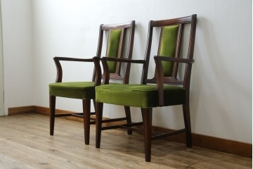 中古　神戸洋家具　メープル不二屋　上品な佇まいが魅力的なアームチェア2脚セット　(R-084421)