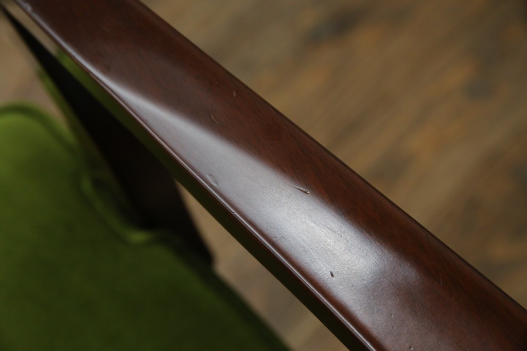 中古　神戸洋家具　メープル不二屋　上品な佇まいが魅力的なアームチェア2脚セット　(R-084421)