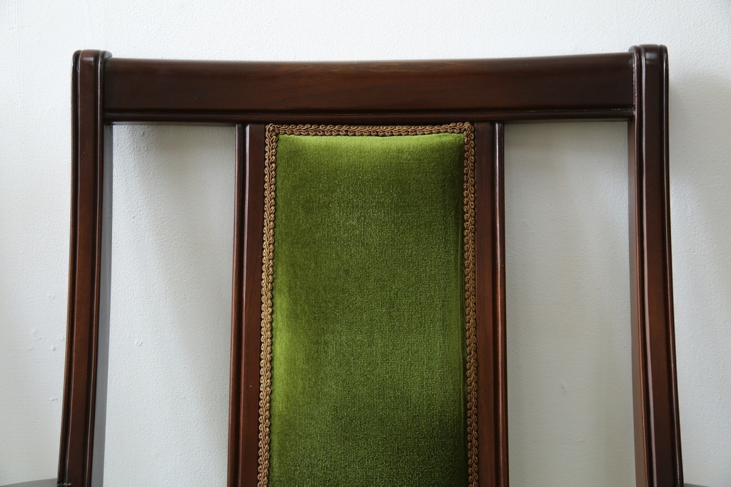 中古　神戸洋家具　メープル不二屋　上品な佇まいが魅力的なアームチェア2脚セット　(R-084421)