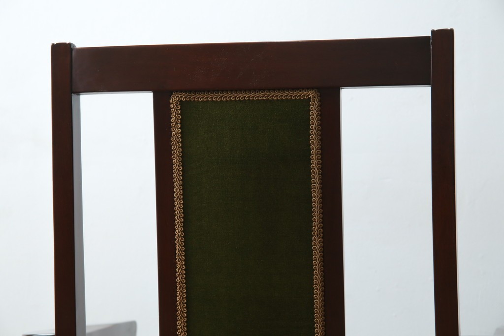 中古　神戸洋家具　メープル不二屋　上品な佇まいが魅力的なアームチェア2脚セット　(R-084421)