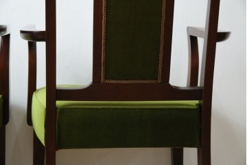 中古　神戸洋家具　メープル不二屋　上品な佇まいが魅力的なアームチェア2脚セット　(R-084421)