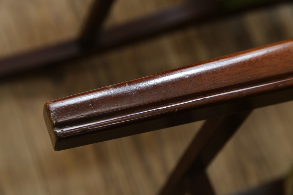 中古　神戸洋家具　メープル不二屋　上品な佇まいが魅力的なアームチェア2脚セット　(R-084421)