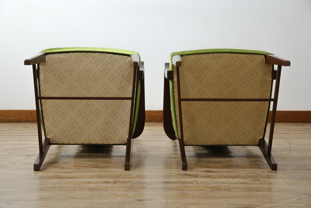 中古　神戸洋家具　メープル不二屋　上品な佇まいが魅力的なアームチェア2脚セット　(R-084421)