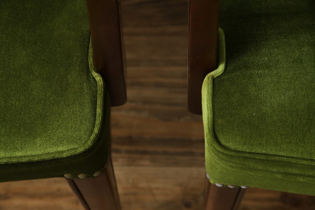 中古　神戸洋家具　メープル不二屋　上品な佇まいが魅力的なアームチェア2脚セット　(R-084421)