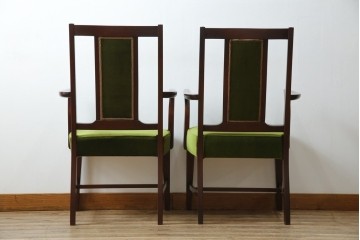 中古　神戸洋家具　メープル不二屋　上品な佇まいが魅力的なアームチェア2脚セット　(R-084421)