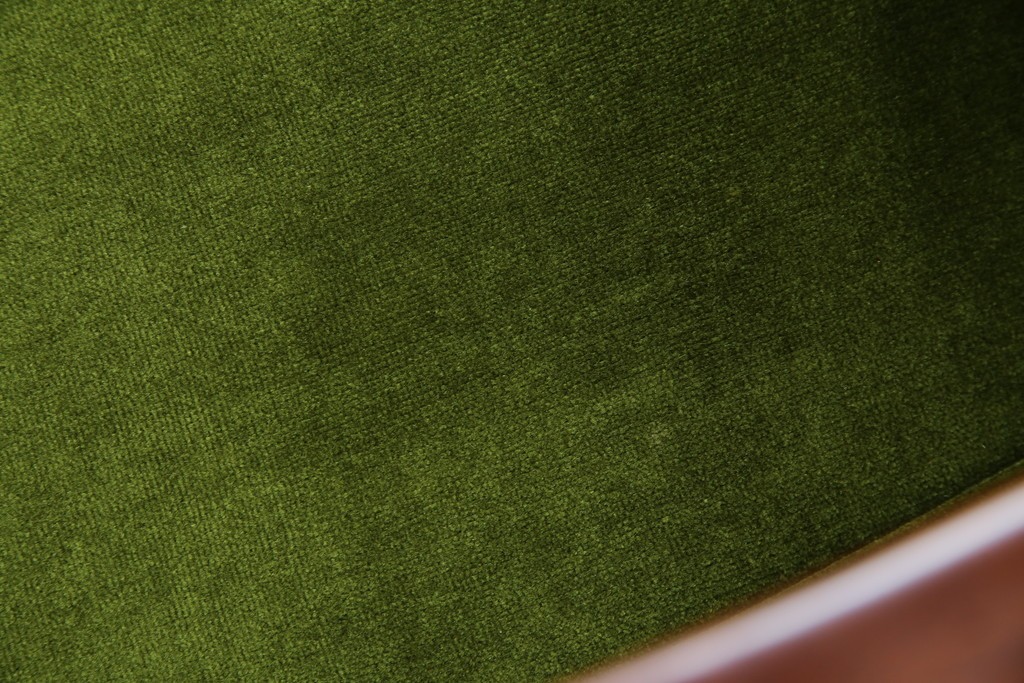 中古　神戸洋家具　メープル不二屋　上品な佇まいが魅力的なアームチェア2脚セット　(R-084421)